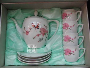 粉彩花卉茶具 集觀賞、饋贈(zèng)與實(shí)用于一體的陶瓷藝術(shù)